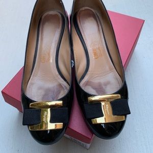 Dressy low heel pump